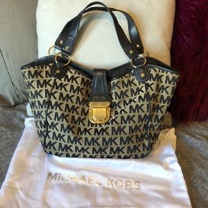 Michael kors purse MK - gold hardware